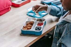 Catering dla przedszkoli Kraków: jak wybrać zdrową i bezpieczną obsługę dla najmłodszych?